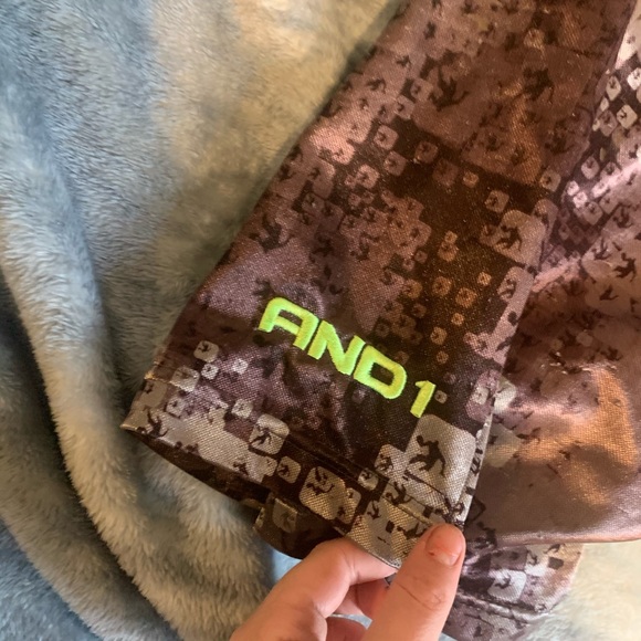 Shorts - Picture 2 of 3